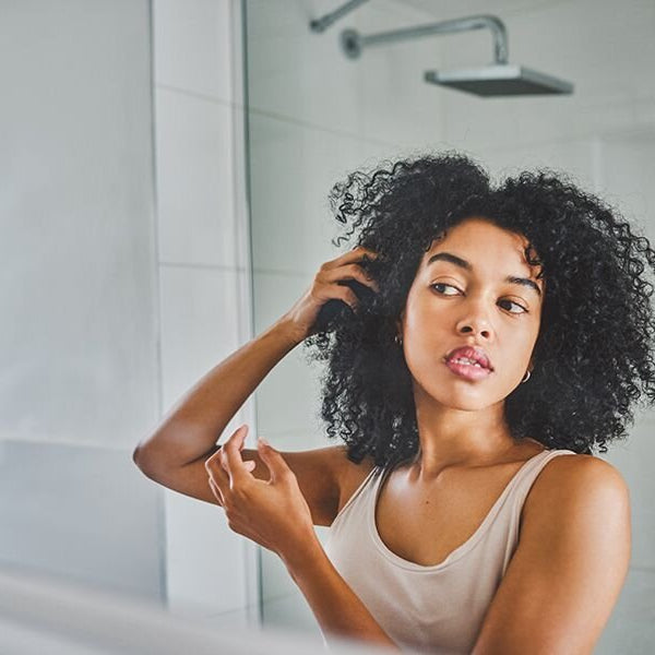 YAHOO!: THIS POWERFUL ESSENTIAL OIL CAN SOLVE YOUR SKIN, NAIL, AND HAIR PROBLEMS