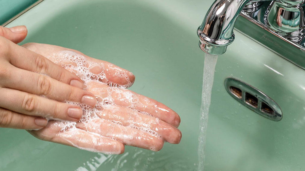 BETCHES: THE BEST HAND CREAMS TO MOISTURIZE YOUR DRY AF SKIN