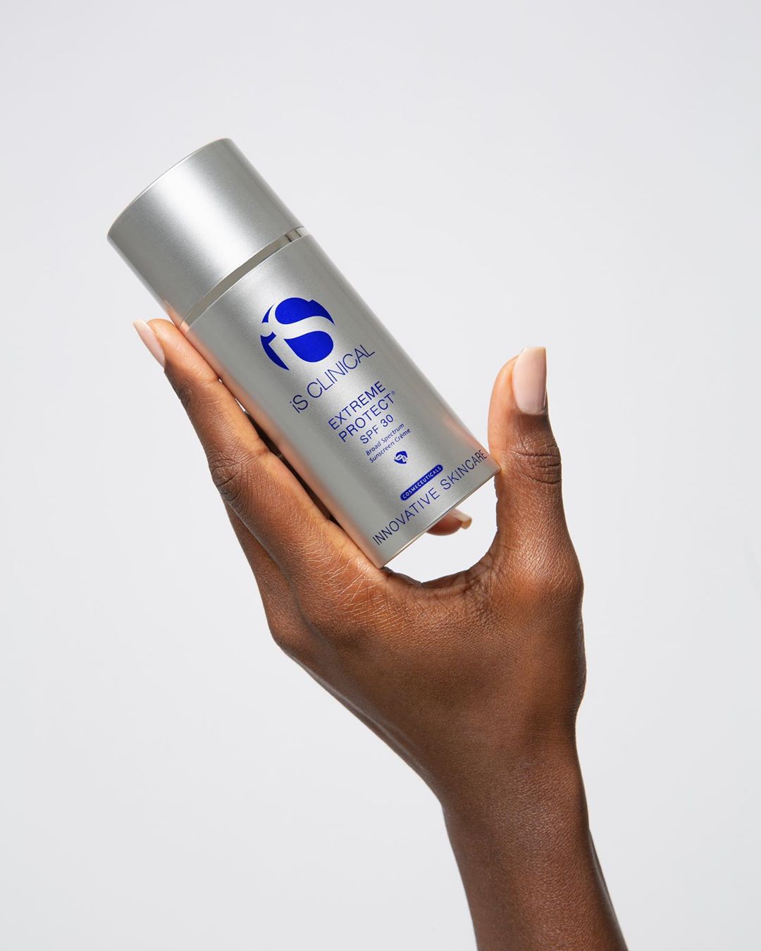 iS Clinical Extreme Protect SPF 30 lifestyle shot