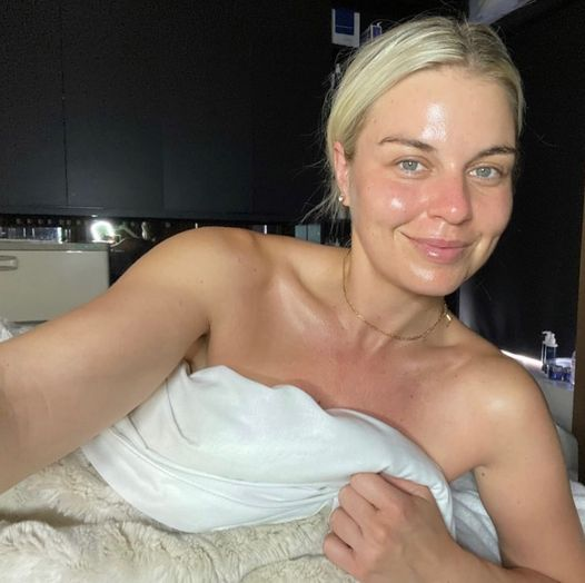 Aesthetician vs Esthetician: Who's Better for My Skin Care?