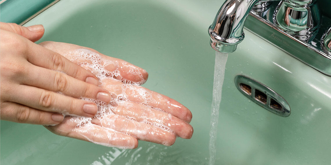 BETCHES: THE BEST HAND CREAMS TO MOISTURIZE YOUR DRY AF SKIN