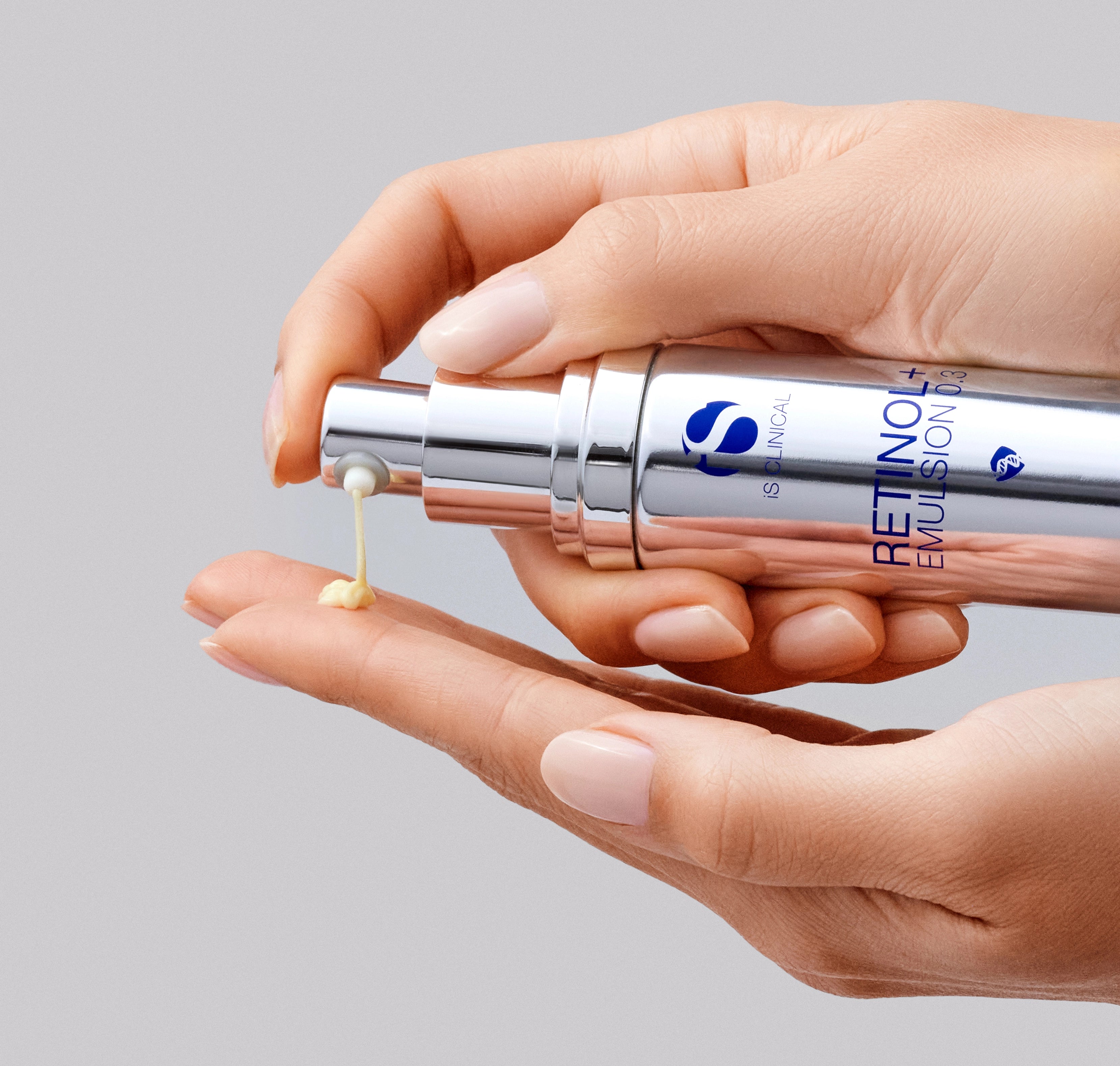 iS Clinical Retinol+ Emulsion 0.3 texture swatch