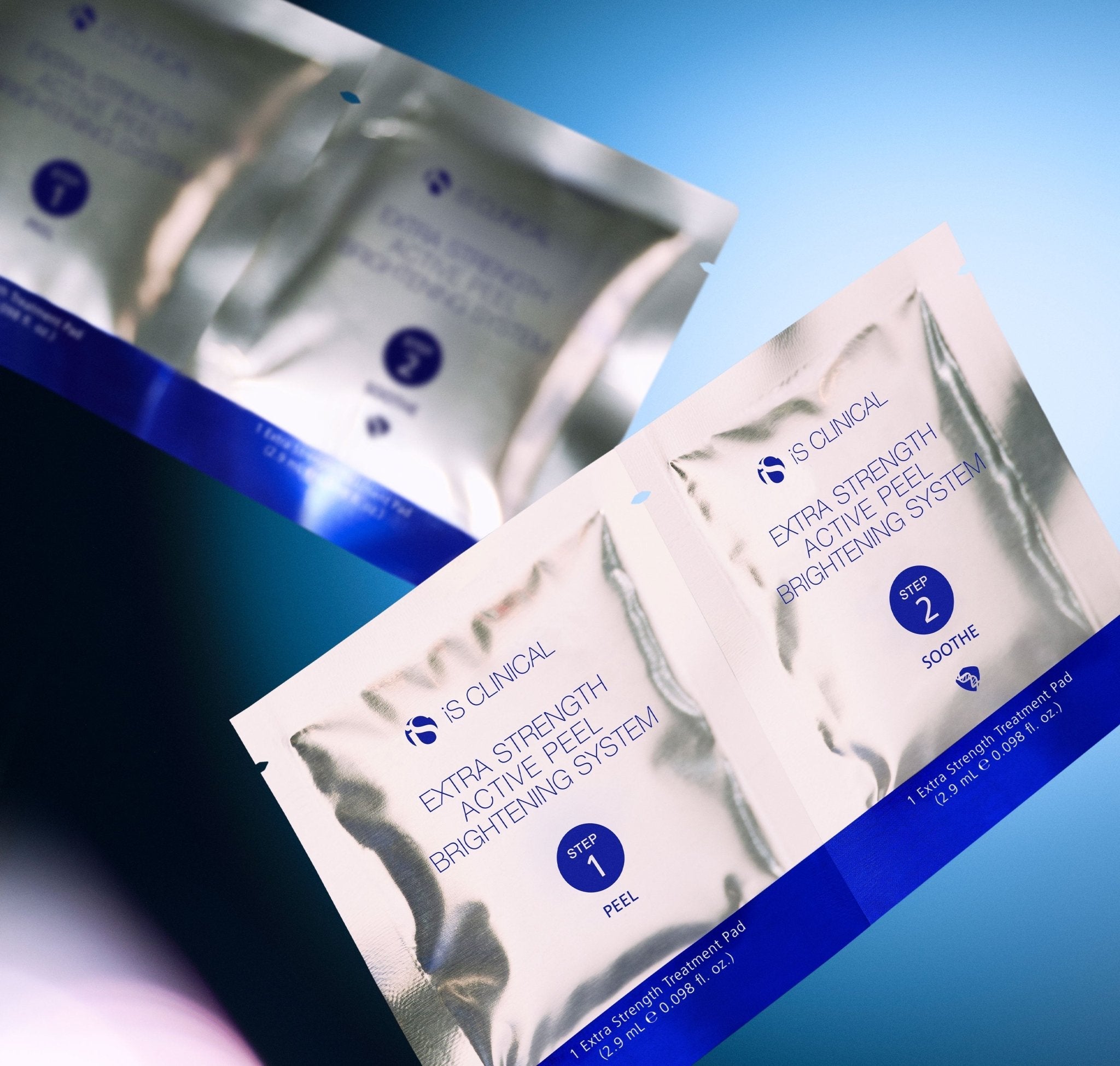 iS Clinical Extra Strength Active Peel Brightening System detail