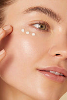 Illuminé Eye Cream by Senté, in use